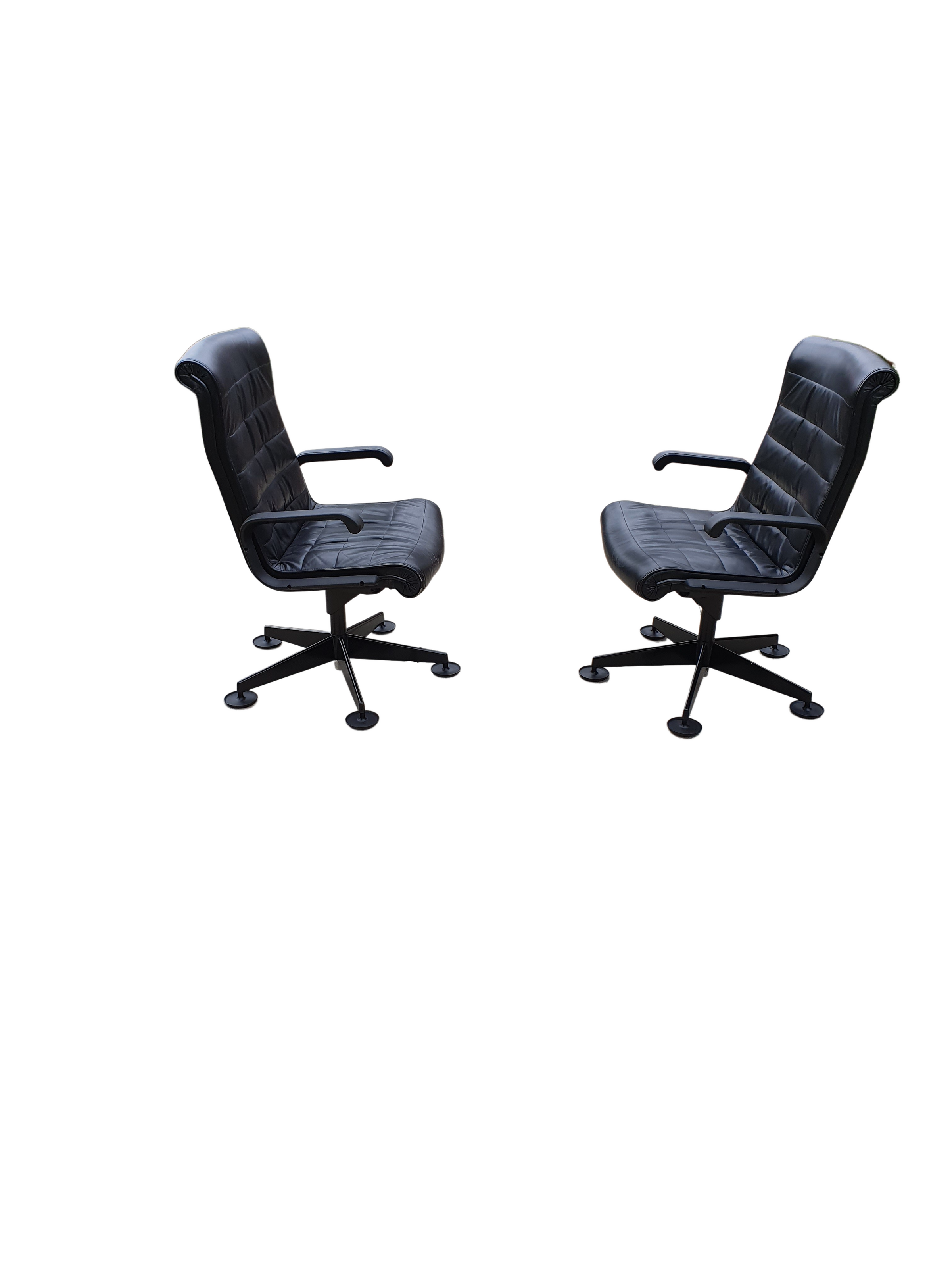 Een opvallende bureau- of vergaderstoel ontworpen door Richard Sapper. Gefabriceerd door Knoll International in de VS rond 1980.